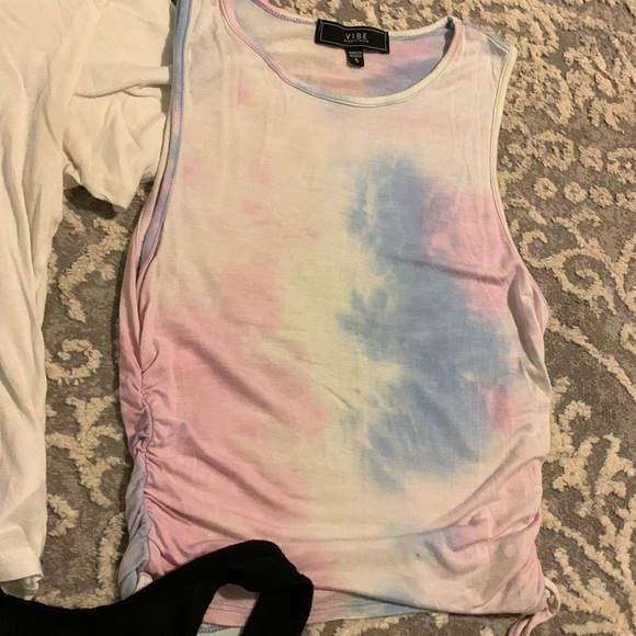 Tops - Picture 6 of 6